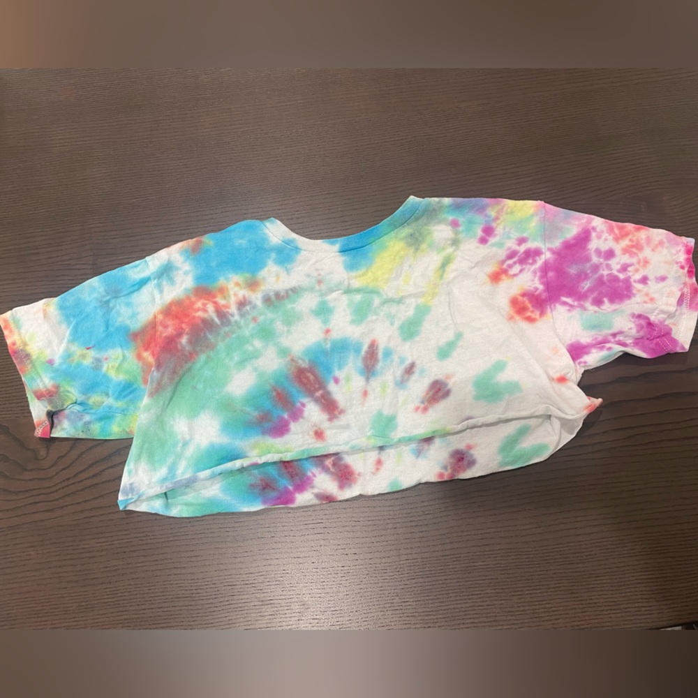 Crop tie dye shirt